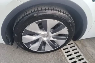 Tesla Model Y 2022, 60200 км, за 26130 USD - фото 10