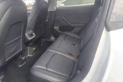 Tesla Model Y 2022, 60200 км, за 26130 USD - фото 25