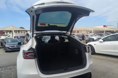 Tesla Model Y 2022, 60200 км, за 26130 USD - фото 27