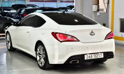 Hyundai Genesis 2009, 171939 км, за 2474.44 USD