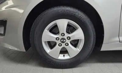 Kia K5 2013, 62847 км, за 3811.08 USD