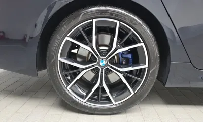 BMW 5-Series 2022, 49718 км, за 35114.03 USD