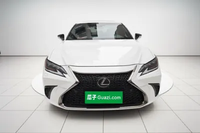Lexus ES 2018, 127200 км, за 23776 USD