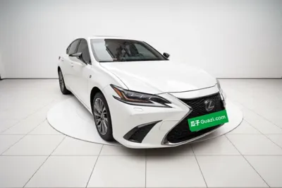 Lexus ES 2018, 127200 км, за 23776 USD