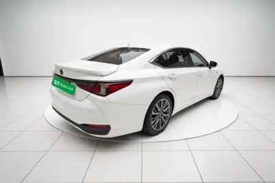 Lexus ES 2018, 127200 км, за 23776 USD - фото 8