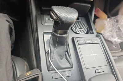 Lexus ES 2018, 127200 км, за 23776 USD - фото 13