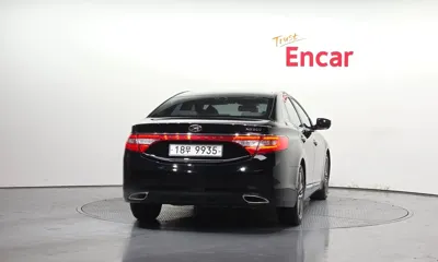 Hyundai Grandeur 2014, 70521 км, за 4096.46 USD