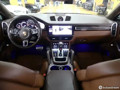 Porsche Cayenne 2021, 81000 км, за 63749.4 USD