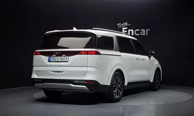 Kia Canival 2023, 80382 км, за 17001.44 USD