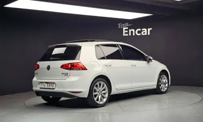 Volkswagen Golf 2015, 118777 км, за 6556.29 USD