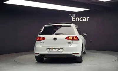 Volkswagen Golf 2015, 118777 км, за 6556.29 USD