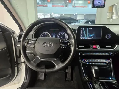 Hyundai Grandeur 2018, 101896 км, за 9562.85 USD - фото 6