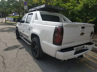 Chevrolet Avalanche 2007, 80400 км, за 13071.46 USD