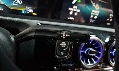 Mercedes-Benz CLA-Class 2023, 47543 км, за 36207.46 USD - фото 12