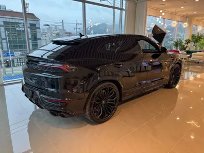 Lamborghini Urus 2026, 30 км, за 341285.71 USD