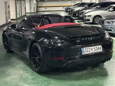 Porsche 718 2024, 8484 км, за 94259.86 USD