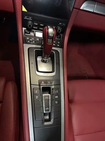 Porsche 718 2024, 8484 км, за 94259.86 USD - фото 9