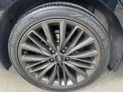 Hyundai Grandeur 2017, 143573 км, за 8743.41 USD