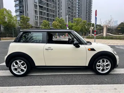 MINI MINI 2014, 100000 км, за 5267.7 USD
