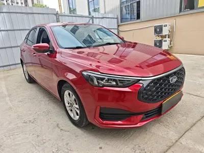 Ford Escort 2021, 32300 км, за 5709.13 USD