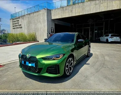 BMW i4 · 2023 год