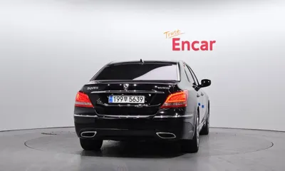 Hyundai Equus 2012, 214112 км, за 2576.81 USD