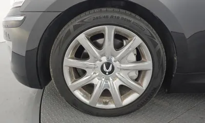 Hyundai Equus 2012, 214112 км, за 2576.81 USD