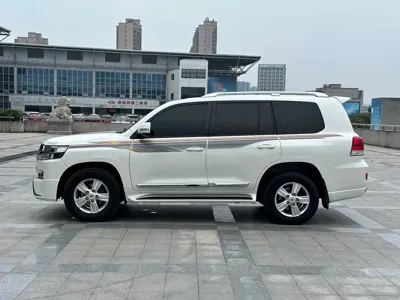 Toyota Land Cruiser 2016, 160000 км, за 52528.1 USD