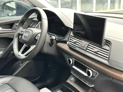 Audi Q5L 2024, 29000 км, за 27962.46 USD