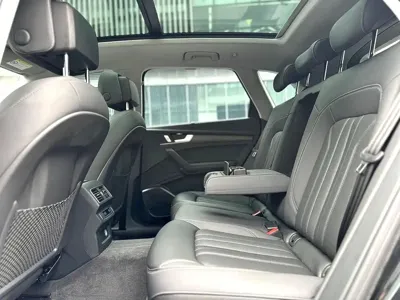 Audi Q5L 2024, 29000 км, за 27962.46 USD - фото 8