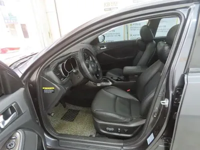 Kia K5 2015, 98000 км, за 4923.2 USD