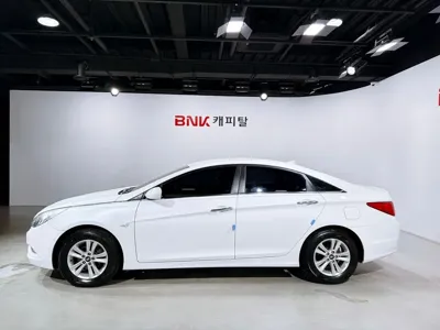 Hyundai Sonata 2010, 90485 км, за 2459.07 USD