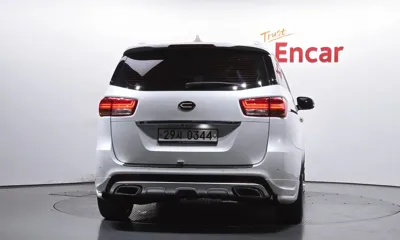 Kia Canival 2017, 117239 км, за 9383.3 USD