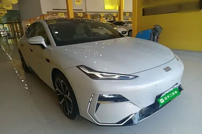Geely Galaxy E8 2025, 10100 км, за 22610 USD