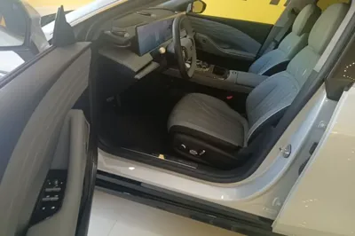 Geely Galaxy E8 2025, 10100 км, за 22610 USD - фото 17