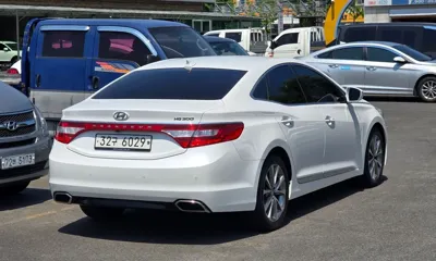 Hyundai Grandeur 2015, 107393 км, за 5185.77 USD