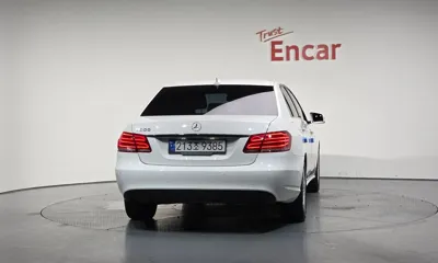 Mercedes-Benz E-Class 2014, 89229 км, за 8079.35 USD