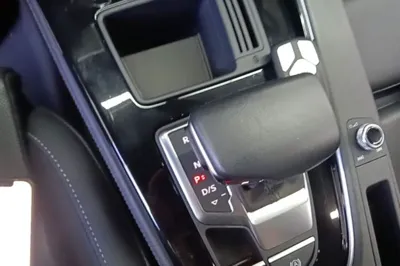 Audi A4L 2023, 39600 км, за 26968 USD - фото 17