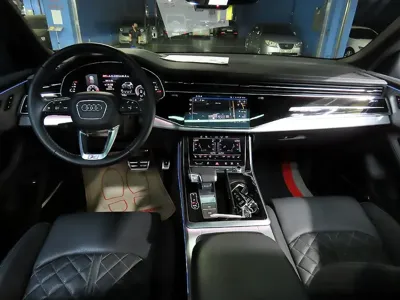 Audi Q8 2025, 21371 км, за 75489.04 USD