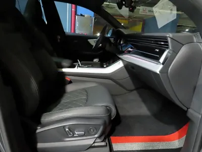 Audi Q8 2025, 21371 км, за 75489.04 USD - фото 8
