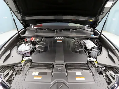 Audi Q8 2025, 21371 км, за 75489.04 USD - фото 19
