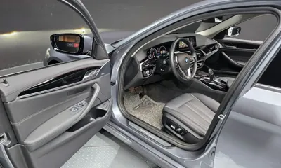 BMW 5-Series 2019, 46848 км, за 17406.72 USD - фото 10