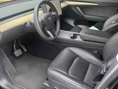 Tesla Model Y 2022, 60000 км, за 21219 USD