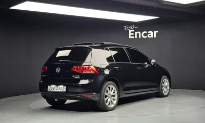 Volkswagen Golf 2015, 147175 км, за 4966.88 USD