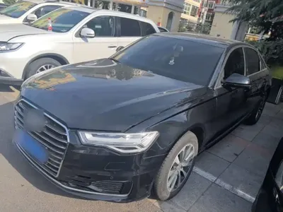 Audi A6L · 2015 год