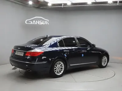 Hyundai Genesis 2008, 94874 км, за 2410.42 USD