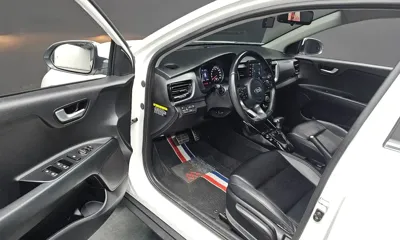 Kia Stonic 2018, 91744 км, за 6837.27 USD - фото 11