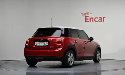 MINI Cooper 2018, 38758 км, за 8143.33 USD