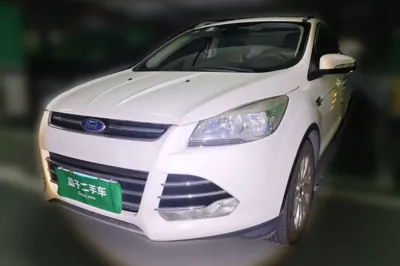 Ford Kuga · 2015 год