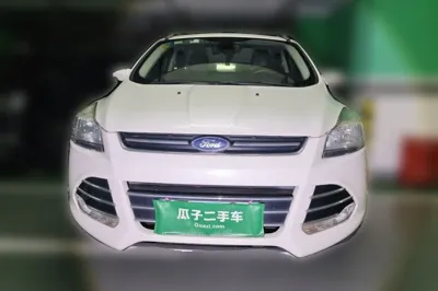 Ford Kuga 2015, 156800 км, за 3839 USD